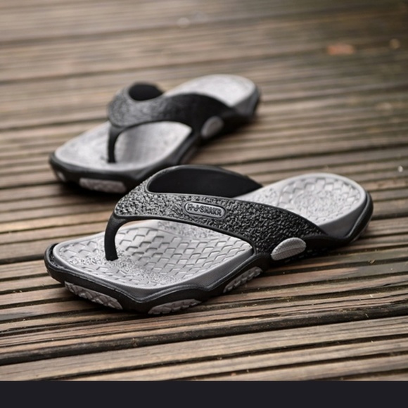 Flip-flops gray & black sandals - Picture 2 of 14